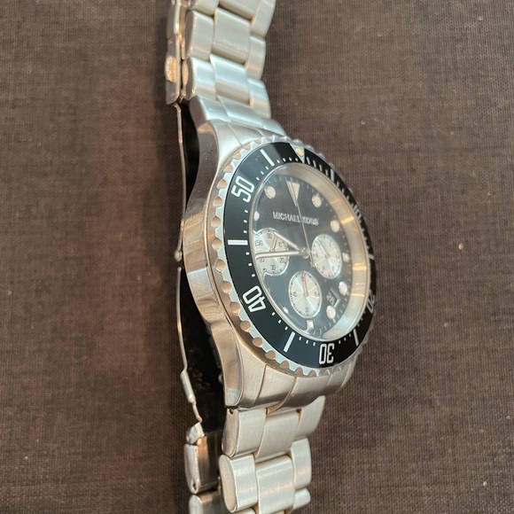 Michael Kors Men’s Chronograph Silver-Tone Stainless Steel Bracelet Watch - Picture 6 of 7